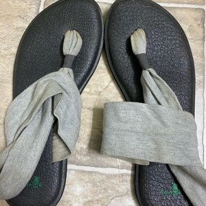 Used Condition Women’s Sanuk Sling Sandal size 9.